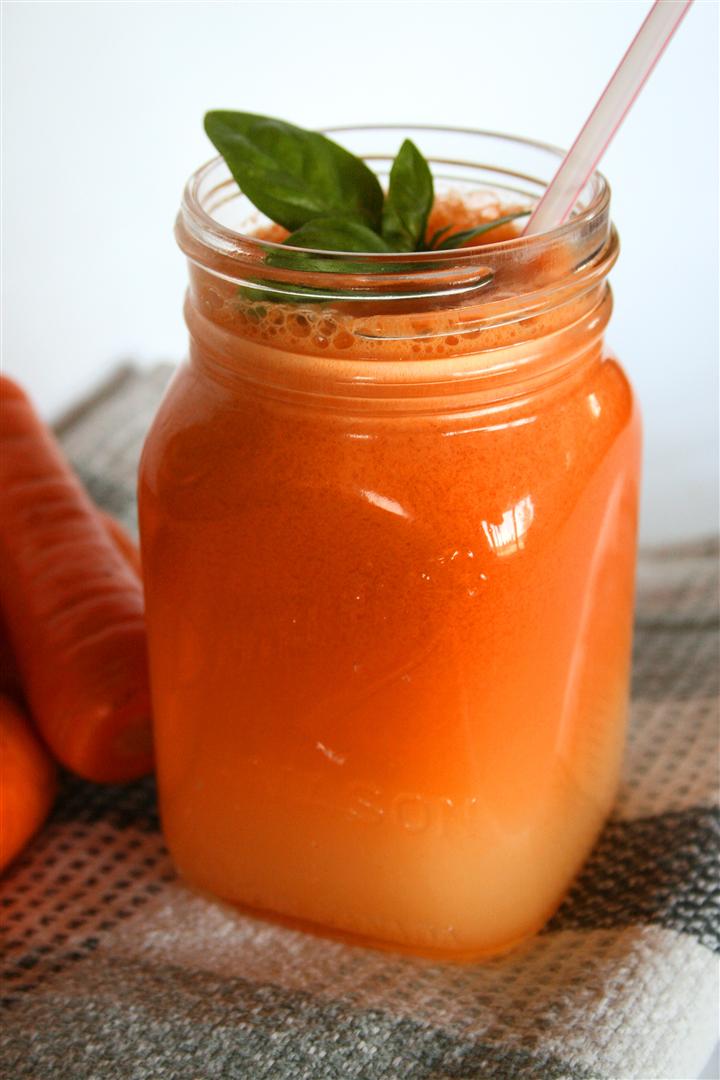 Carrot Apple Juice with Fresh Basil — Colourful Palate